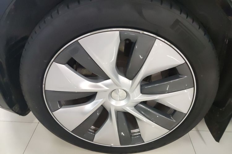 特斯拉 Model Y 2022款 改款 后轮驱动版车身外观6007