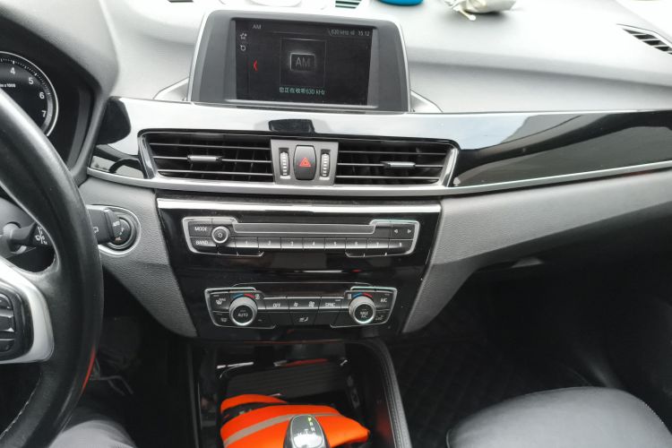 宝马X1 2019款 sDrive18Li 尊享型中控内饰16