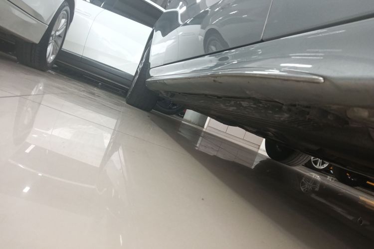 奔驰C级 2022款 C 200 L 运动版局部细节9001