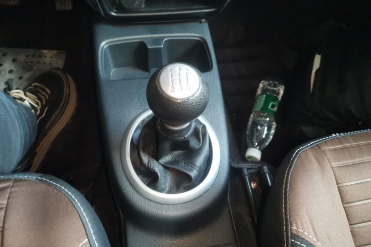 铃木 天语 SX4 2013款 1.6L 手动酷锐型中控内饰18