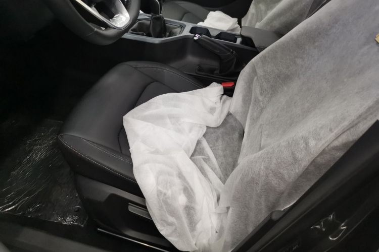 吉利汽车 帝豪 2026款 第4代 400万纪念款 1.5L 手动超越型中控内饰19