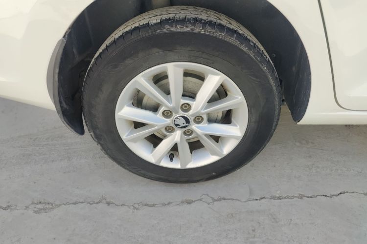 斯柯达 昕锐 2016款 1.4L 手动前行版车身外观6002