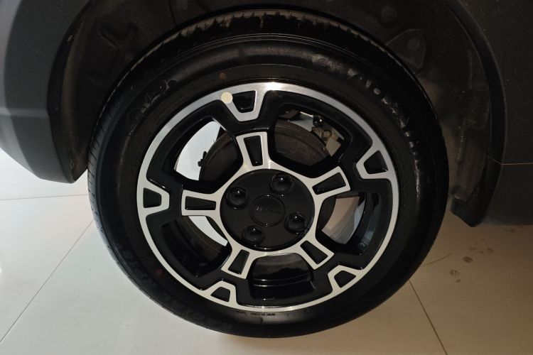 吉利银河 2024款 200km 熊猫骑士车身外观6008