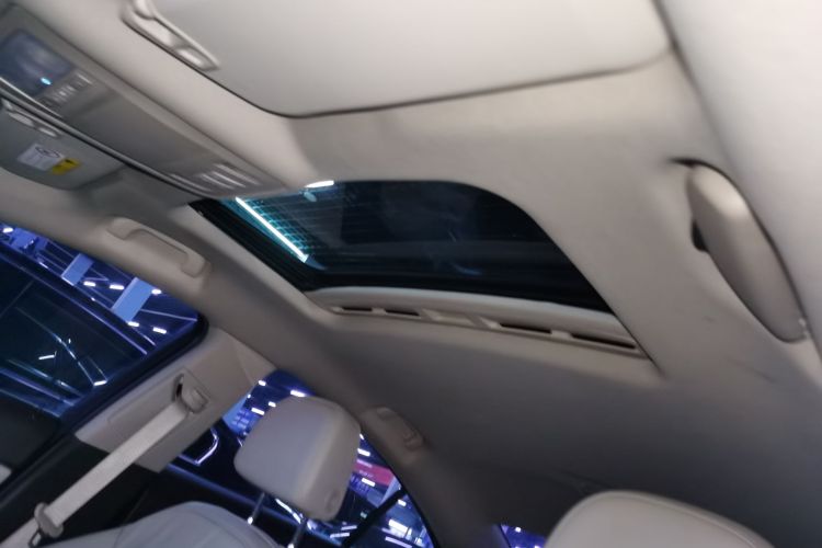 别克 君威 2015款 2.0L 精英时尚型中控内饰22