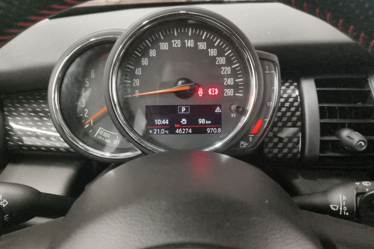 MINI 2019款 2.0T COOPER S 经典派 五门版中控内饰15