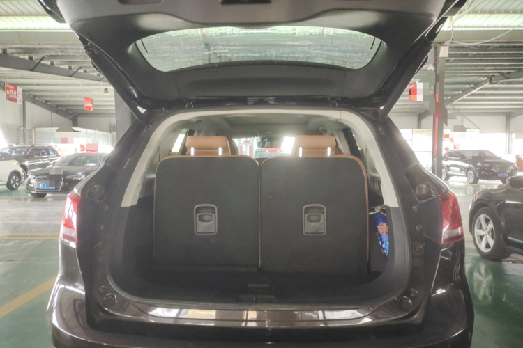 宝沃BX7 2016款 28T 四驱旗舰版 7座机舱底盘23