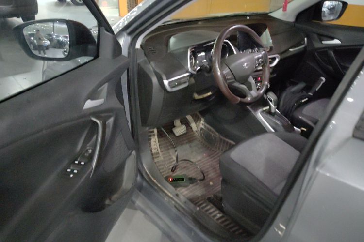 雪佛兰 创酷 2019款 Redline 335T CVT潮版 国VI中控内饰20