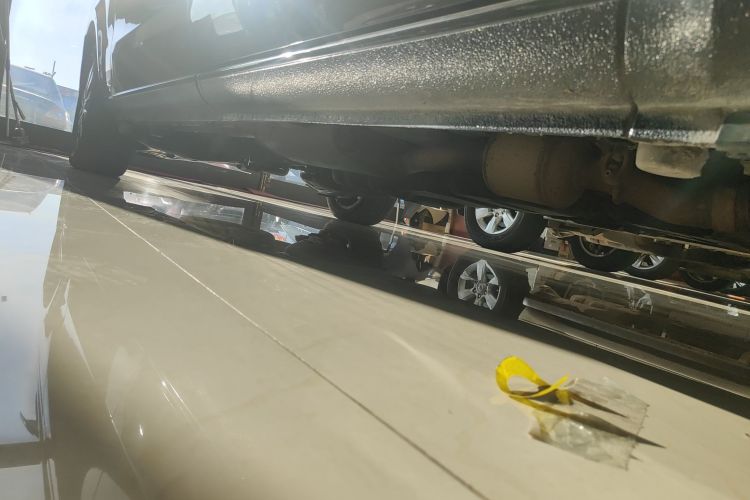 奔驰 威霆 2021款 2.0T 精英版 7座局部细节9001