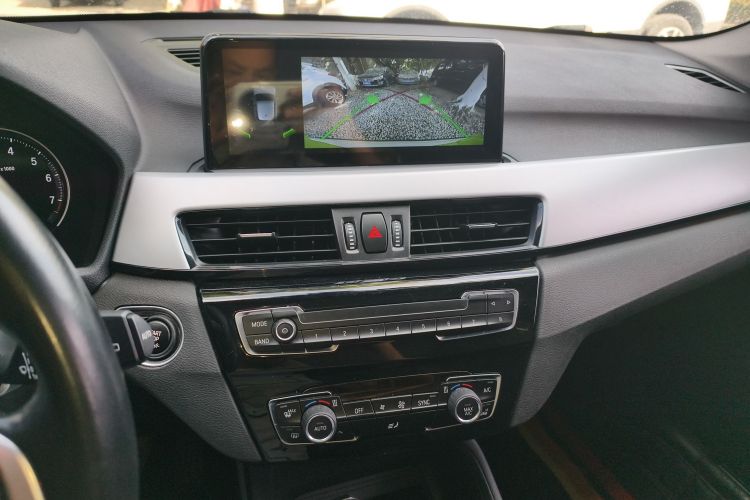 宝马X1 2019款 sDrive20Li 领先型中控内饰16