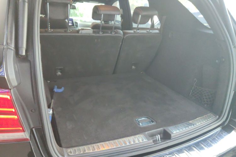 奔驰GLE 2018款 GLE 320 4MATIC 豪华型臻藏版局部细节23