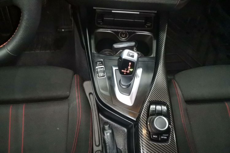 宝马1系(进口) 2015款 120i 运动设计套装中控内饰18