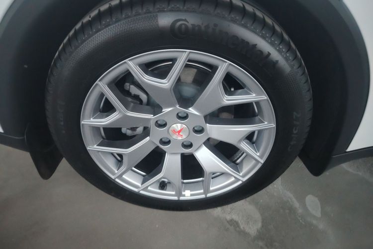 特斯拉 Model Y L 2025款 长续航全轮驱动版车身外观6001