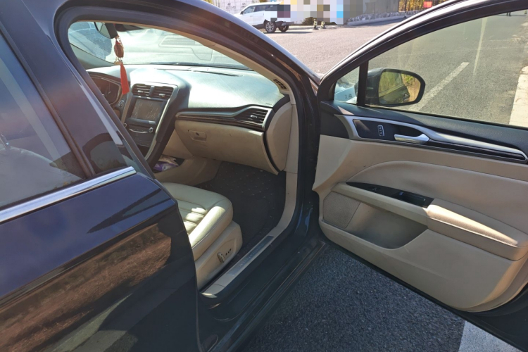 福特 蒙迪欧 2013款 2.0L GTDi200豪华型局部细节9005