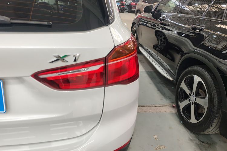 宝马X1 2016款 sDrive20Li 豪华型车身外观9