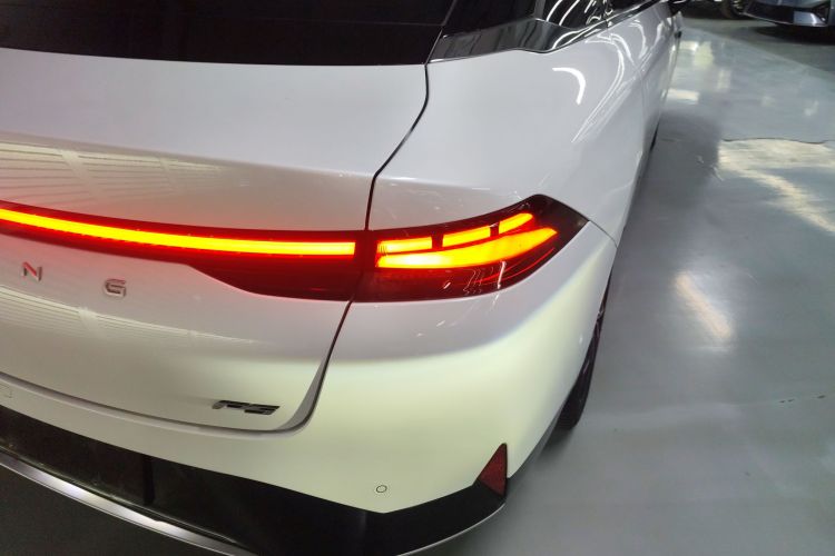 小鹏P5 2022款 550E车身外观6006