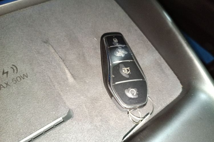 比亚迪 海豹 2025款 改款 600四驱智驾版中控内饰7001