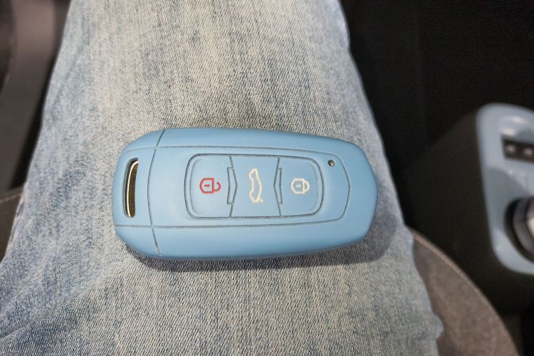 吉利银河 2023款 熊猫mini 200km 耐力熊中控内饰7001