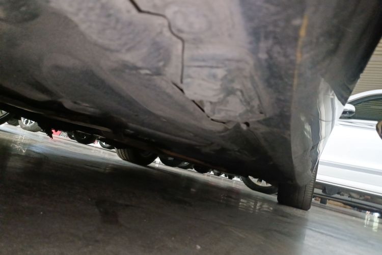 奔驰E级(进口) 2009款 E 300 优雅型局部细节9002