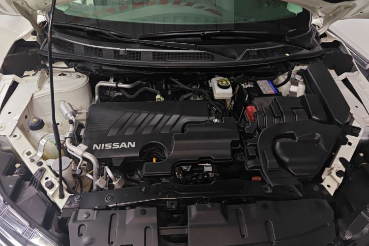 日产 逍客 2021款 2.0L CVT豪华版机舱底盘24