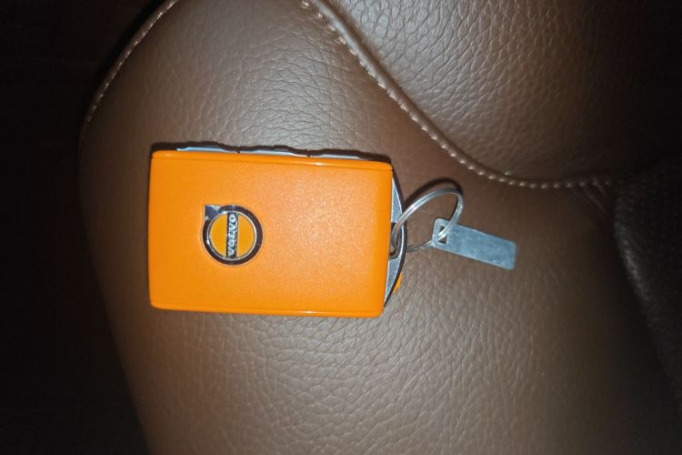 沃尔沃XC90 2021款 B6 智逸豪华版 7座中控内饰11