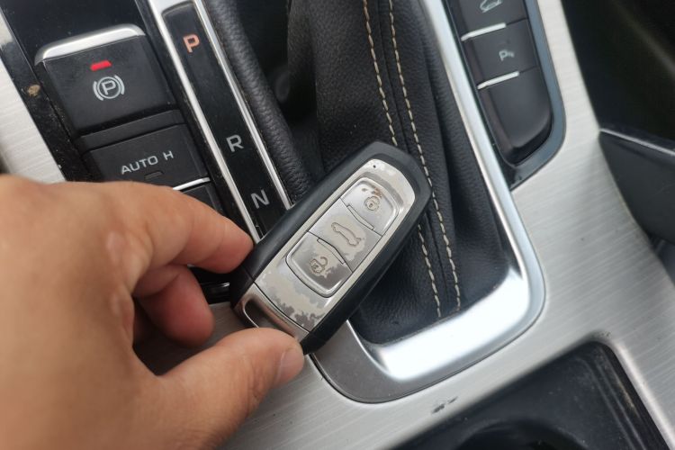 吉利汽车 博越 2018款 改款 1.8TD 自动两驱智联型4G互联版中控内饰7001