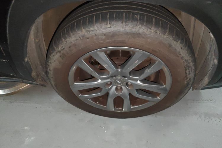 雷克萨斯NX 2015款 200t 全驱 锋尚版车身外观10