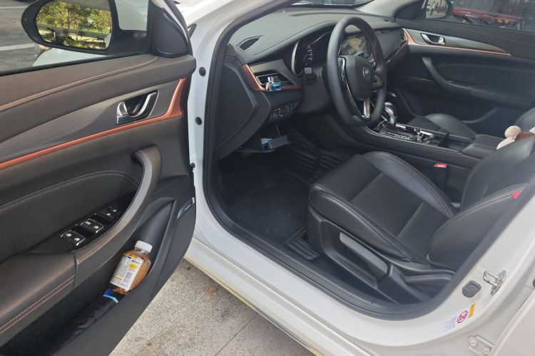 长安 逸动 2018款 XT 1.6L GDI 自动锐潮型 国V中控内饰7003