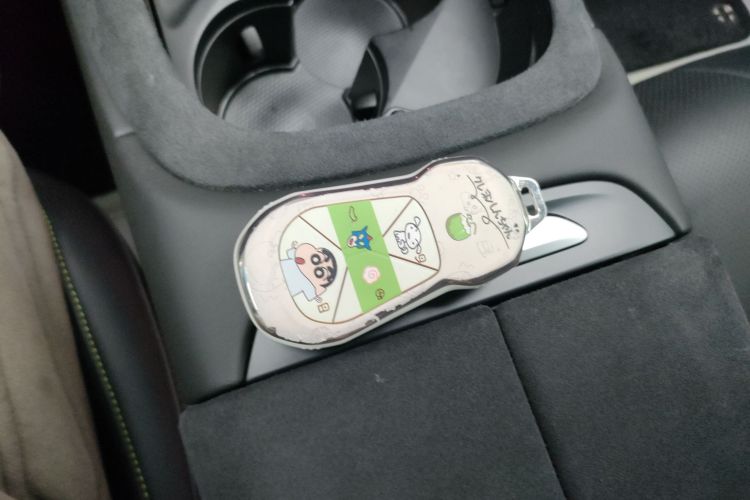 小鹏P7 2022款 670E+鹏翼版中控内饰11