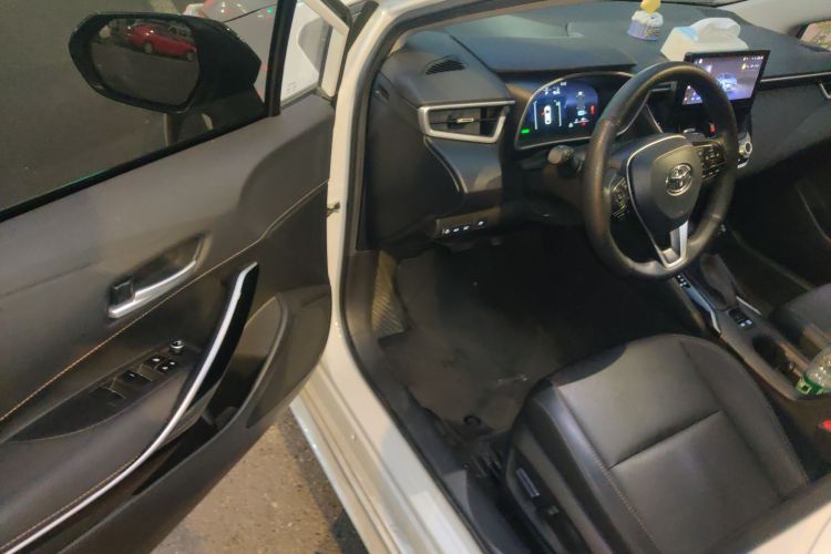 丰田 雷凌 2023款 智能电混双擎 1.8L 运动版中控内饰20