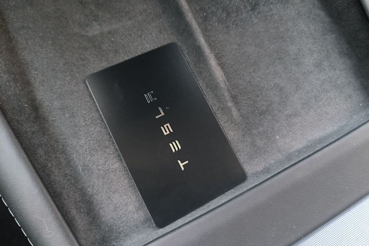 特斯拉 Model 3 2023款 后轮驱动版中控内饰7001