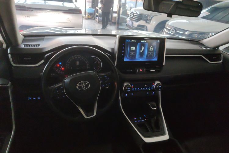 丰田 RAV4荣放 2020款 2.0L CVT两驱风尚PLUS版中控内饰12