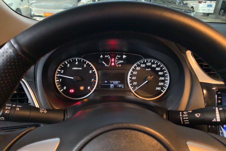 日产 轩逸 2024款 改款 经典 1.6XE CVT舒适版中控内饰14