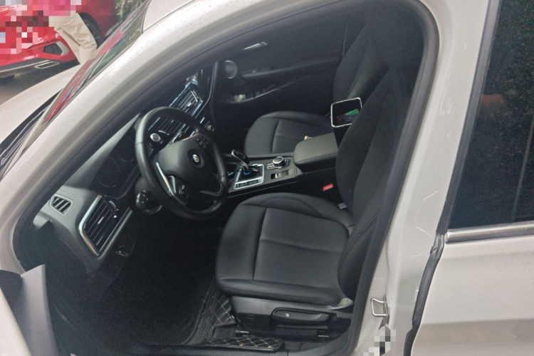 宝马1系 2022款 120i M运动版中控内饰19