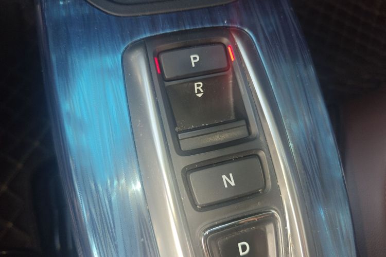 思铭 东风本田X-NV 2020款 风驰版中控内饰18