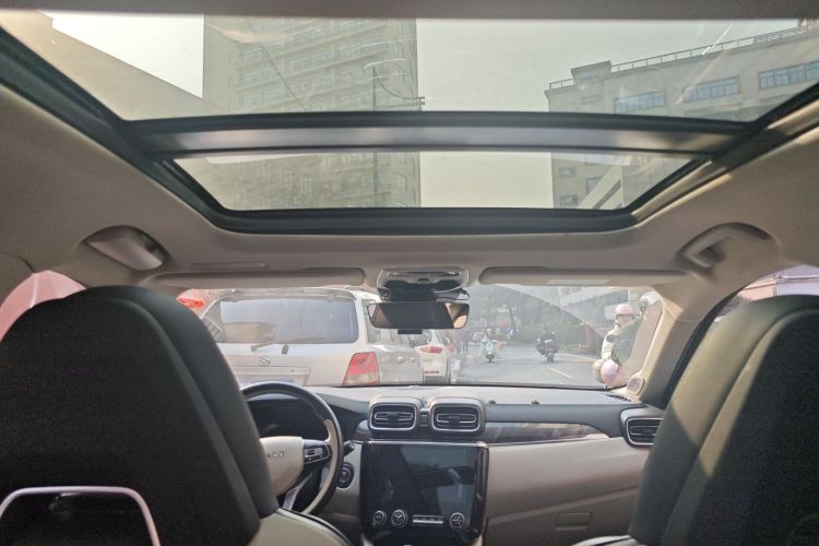 领克02 2021款 1.5T DCT两驱耀Pro中控内饰22