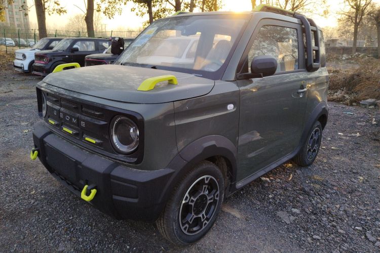 吉利银河 2025款 210km 熊猫骑士车身外观1