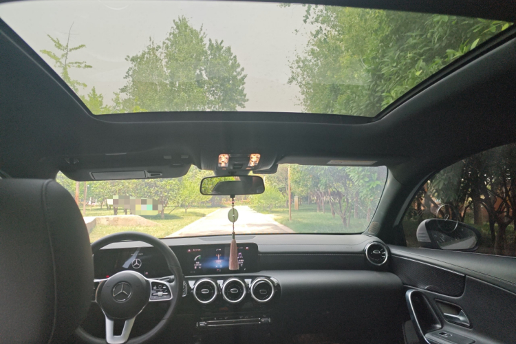 奔驰A级 2021款 A 200 L 运动轿车动感型中控内饰22