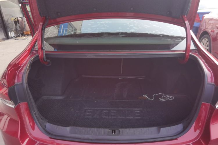 别克 英朗 2018款 15T 双离合精英型 国V机舱底盘23