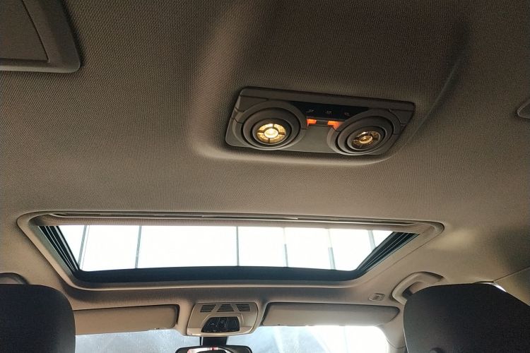 宝马3系 2016款 320Li 时尚型中控内饰22