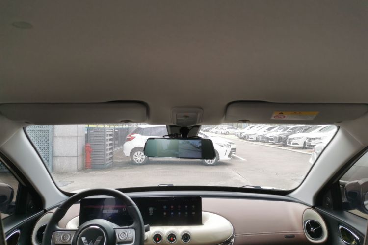 五菱汽车 五菱缤果 2023款 333km 灵犀互联+款中控内饰22