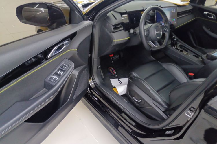 领克03 2023款 2.0TD DCT劲Plus中控内饰7003