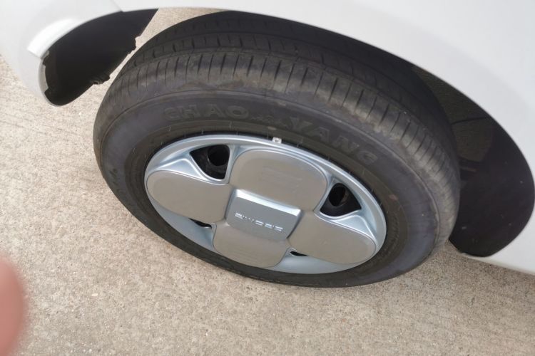 吉利银河 2024款 熊猫mini 200km 耐力熊车身外观6008