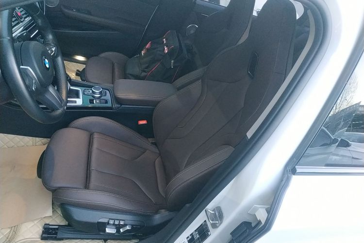 宝马1系 2021款 改款 125i M运动曜夜版局部细节19