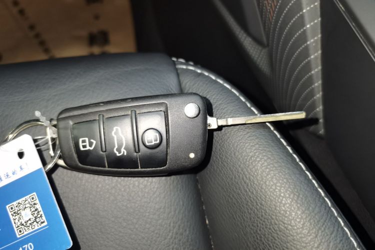 奥迪Q2L 2021款 35 TFSI 时尚动感型中控内饰11