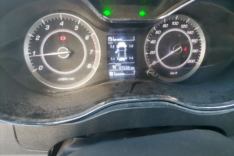 宝骏560 2016款 1.8L iAMT豪华型中控内饰15