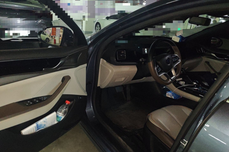 比亚迪 秦PLUS 2024款 荣耀版 EV 420KM领先型中控内饰7003