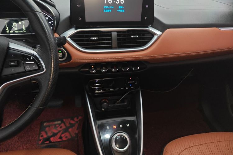 宝骏510 2017款 1.5L 自动豪华型中控内饰16