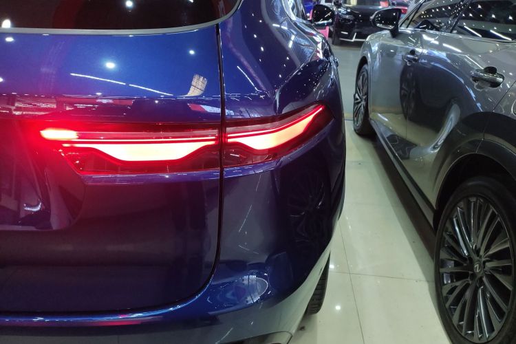 捷豹F-PACE 2021款 340PS R-Dynamic SE车身外观9