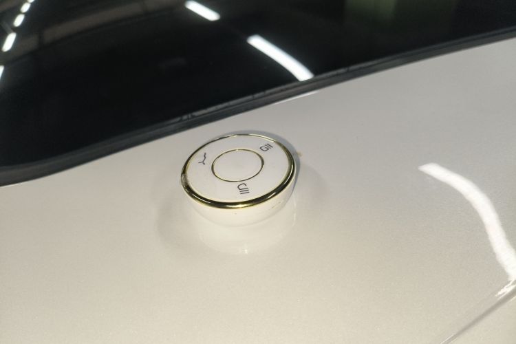 哪吒汽车 哪吒L 2024款 增程 220 闪充版中控内饰7001