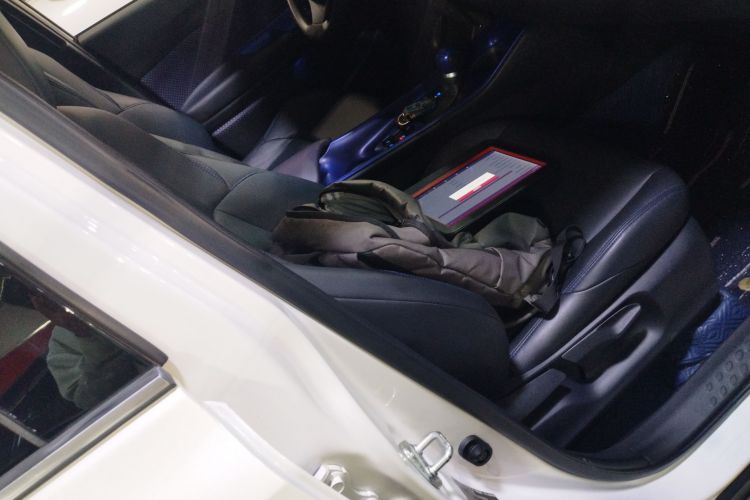 丰田C-HR 2020款 2.0L 领先版局部细节41